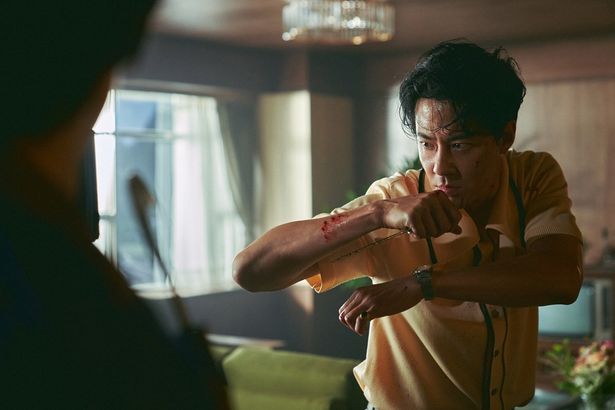  チョ・インソン演じる密輸王クォンも一攫千金を目論む