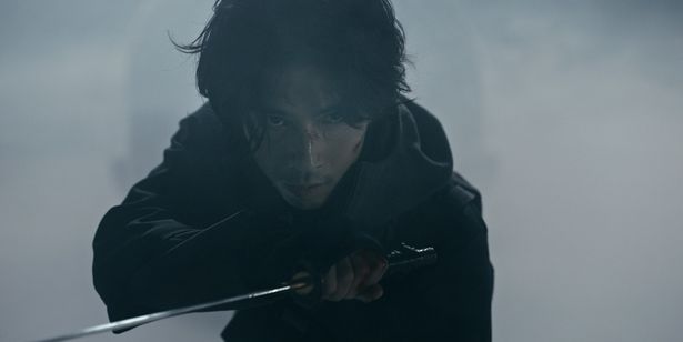 賀来賢人が原案と主演、共同エグゼクティブ・プロデューサーの三役を務めた「忍びの家 House of Ninjas」