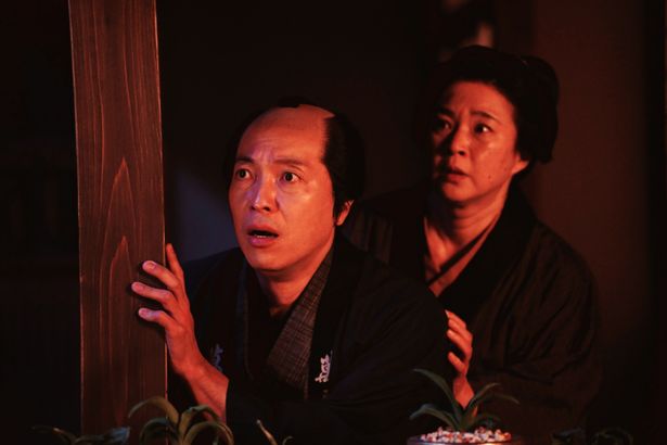 白石監督作品の常連、音尾琢真は徳次郎役で出演