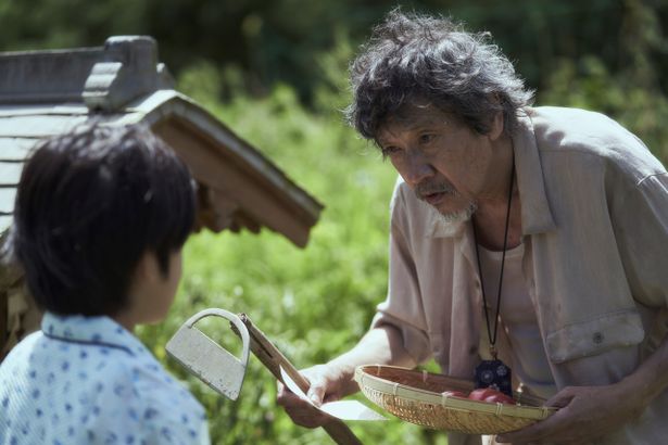 『かくしごと』で千紗子の父、里谷孝蔵役に奥田瑛二