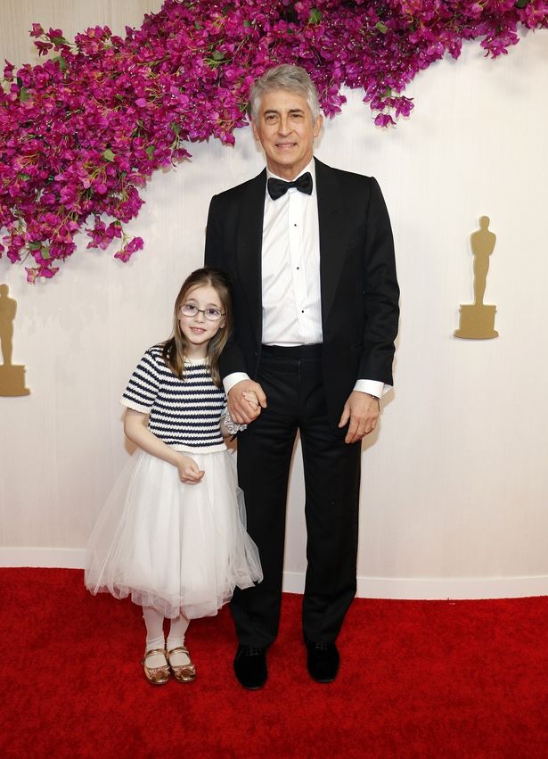 アレクサンダー・ペイン監督は娘と一緒に第96回アカデミー賞受賞式に参加したとか