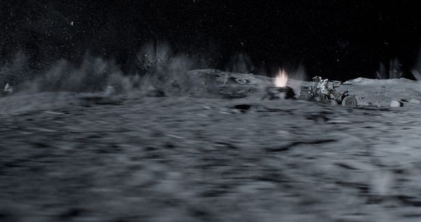 【写真を見る】巨大隕石の襲来が迫るなか、新人宇宙飛行士ソヌが月面を爆走！