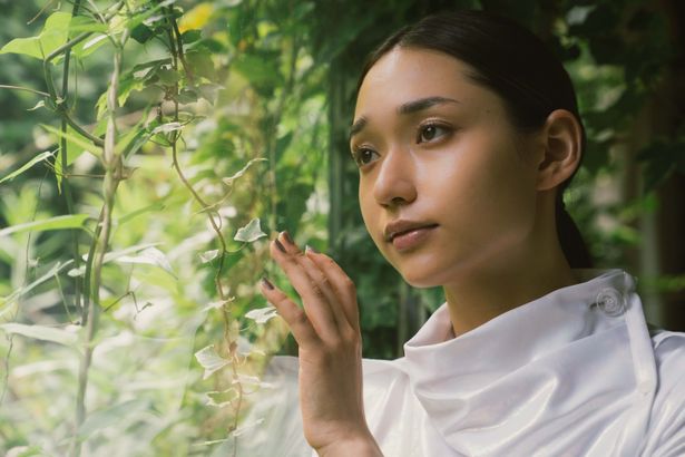 数百人のオーディションから抜擢された白本彩奈