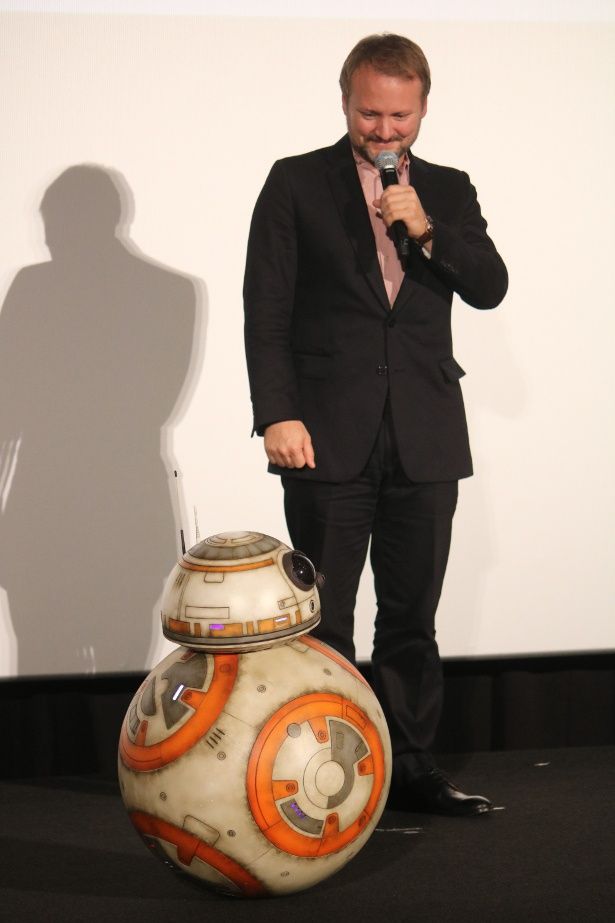 BB-8とおちゃめな掛け合いを見せてくれたライアン・ジョンソン監督