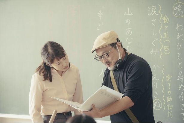 撮影現場での白石晃士監督の演出風景