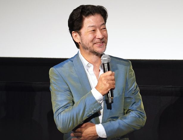 出演が決まった時は「思いっきりやろう！」と気合が入ったと振り返った浅野忠信