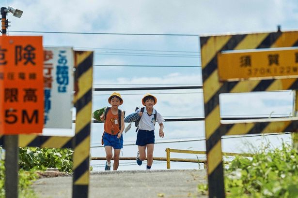 映画『ぼくが生きてる、ふたつの世界』を徹底レビュー！「悔しみノート」の梨うまいが、聴者とろう者が“同じ世界”を共有できる映画の力を語る(画像15/22)