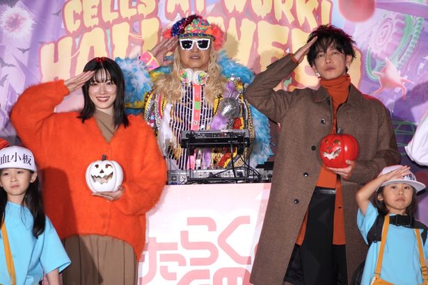 永野芽郁＆佐藤健、ハロウィンを満喫！