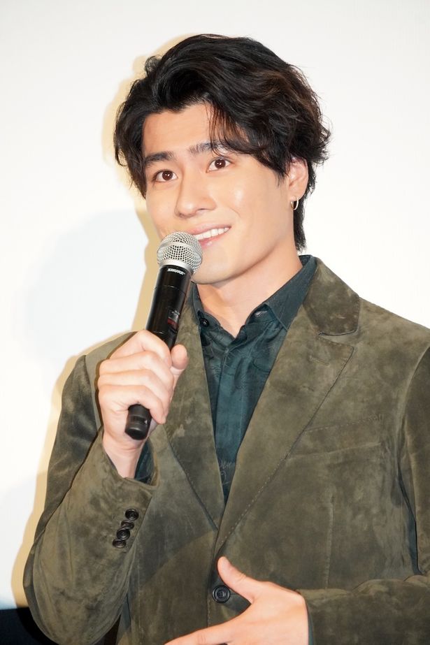 工事現場で働く鏑木と親しい友人となるが、犯人ではないかと疑う和也を演じた森本慎太郎