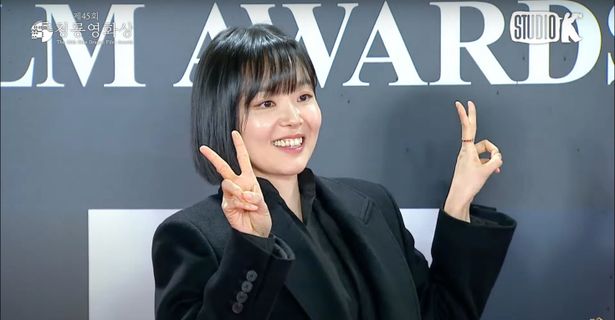 『ロギワン』で最優秀助演女優賞を受賞したイ・サンヒ