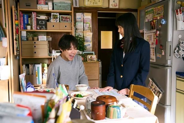 【写真を見る】芦田愛菜と阿部サダヲ演じる漆崎親子(『はたらく細胞』)