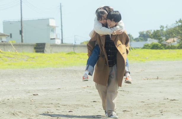 赤楚と上白石が、高校時代～30代の湊と美海を演じる(『366日』)