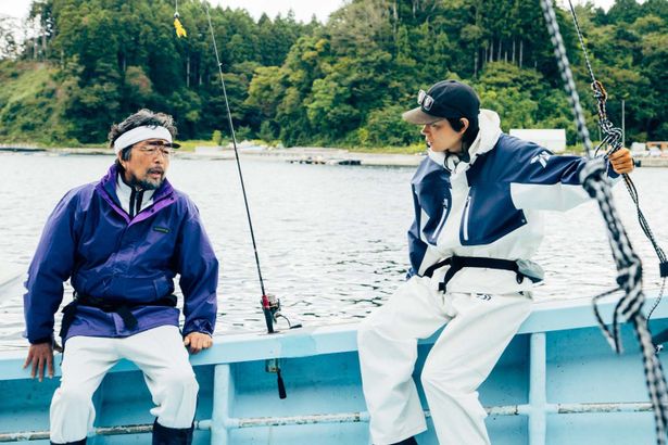 都会から移住してきた晋作(菅田将暉)は、隔離期間も我慢できず釣りに出かける日々