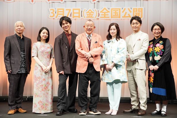 『35年目のラブレター』(3月7日公開)のお披露目試写会が開催された