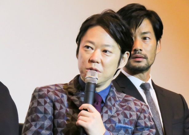 蒼井優とダブル主演を果たした阿部サダヲは、関西弁に苦労したことを語った
