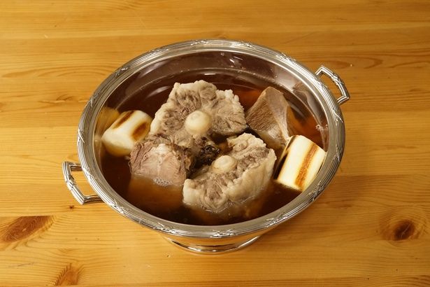 11・牛肉をダイナミックに使った「牛肉の尾頭スープ セリの香り」