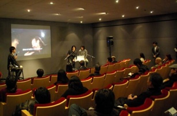 【写真】アップルストア銀座のイベントにて、海外映画祭の実情を詳しく語る監督たち