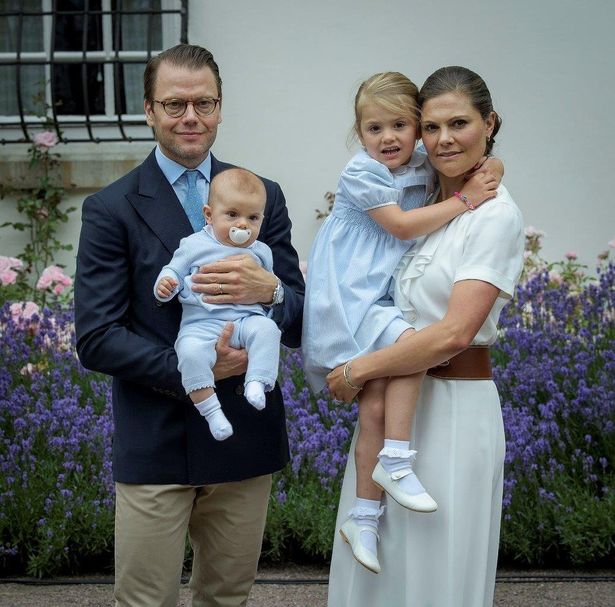 【写真を見る】英王室と好対照！スウェーデン王室の写真が好評