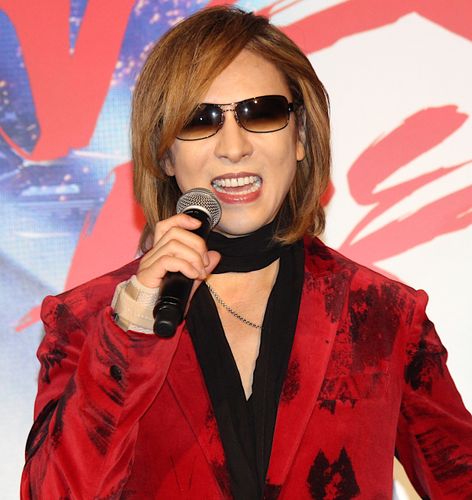YOSHIKI、アルバムは「来年こそは！」「ギャグになってきた」と自虐で会場大盛り上がり