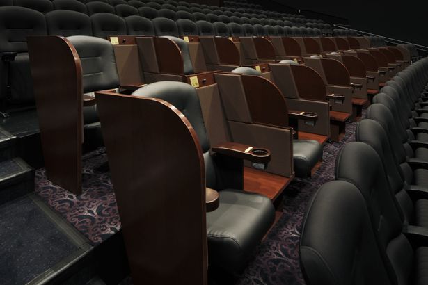 プライベートな空間で映画に没入できる「プレミア ボックス シート」