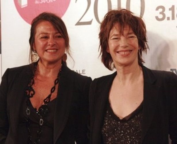 ジェーン・バーキンと、フランス映画祭を主催するユニフランスの代表、レジーヌ・ハッチョンド