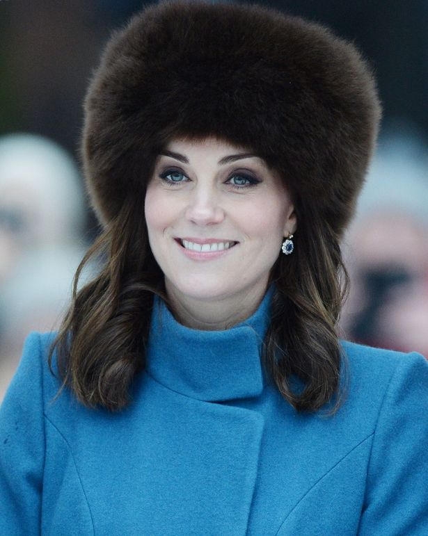 【写真を見る】これがキャサリン妃のお気に入り！温かそうなモフモフ毛皮帽