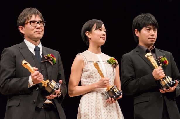 日本映画作品賞をはじめ3冠に輝いた『映画 夜空はいつでも最高密度の青色だ』の面々