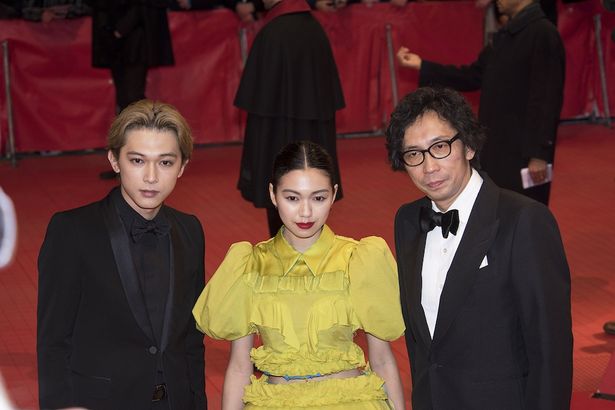 シャツも黒でキメた吉沢亮は「映画祭自体が初めて。熱気がすごい」と感動しきり