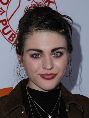 遺産収入が月1000万円超 カート コバーンの娘が克服した 中毒 とは 最新の映画ニュースならmovie Walker Press