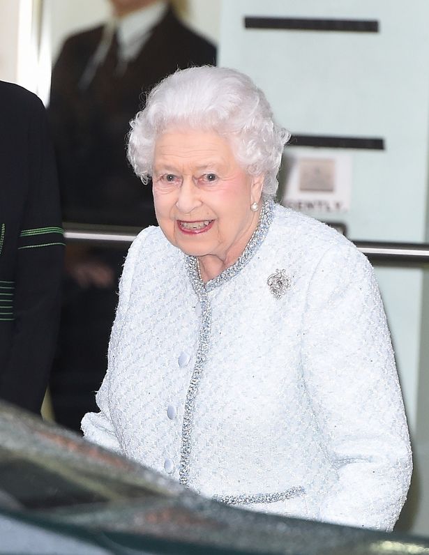 エリザベス女王がロンドン・ファッション・ウィークに公務で出席！