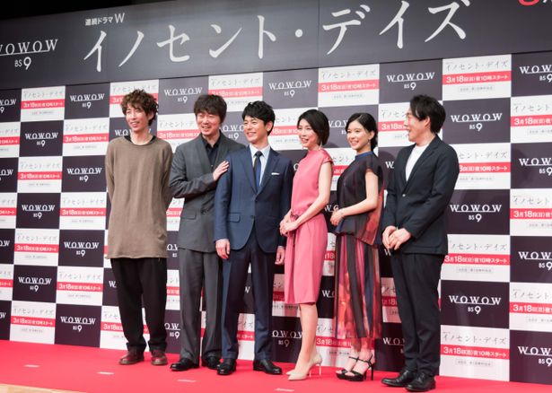 【写真を見る】妻夫木と新井浩文が10度目の共演！キャスト陣の仲の良さが際立つ舞台挨拶の模様はこちらからチェック