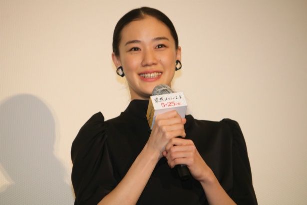 庄太の妻・憲子役の蒼井優