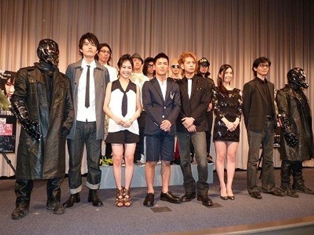 『リアル鬼ごっこ2』100人の佐藤さん試写会を開催