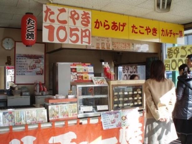 カルチャー焼のほかにも105円のたこ焼きが気になる