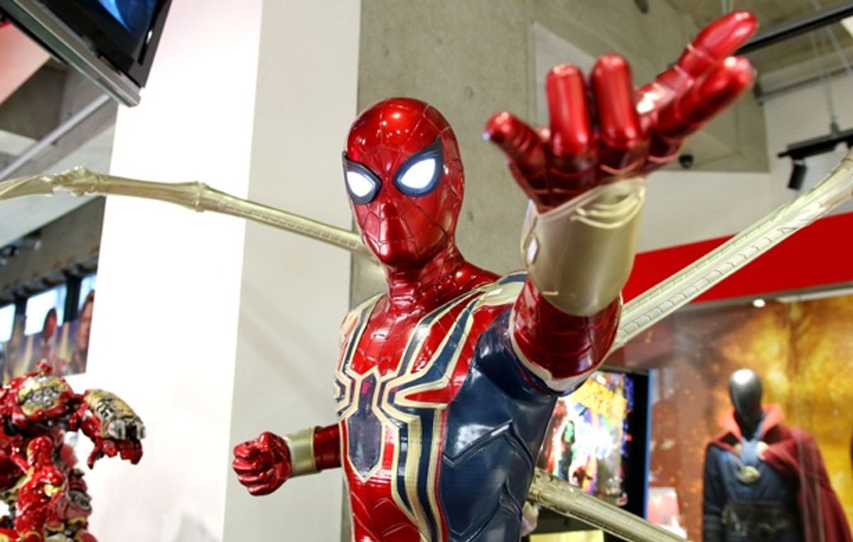 ネタバレも判明!?アイアンマン、スパイダーマンらの等身大フィギュアが