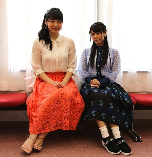 【写真を見る】Berryz工房・須藤茉麻と声優・竹達彩奈の撮り下ろしカットを一挙公開！