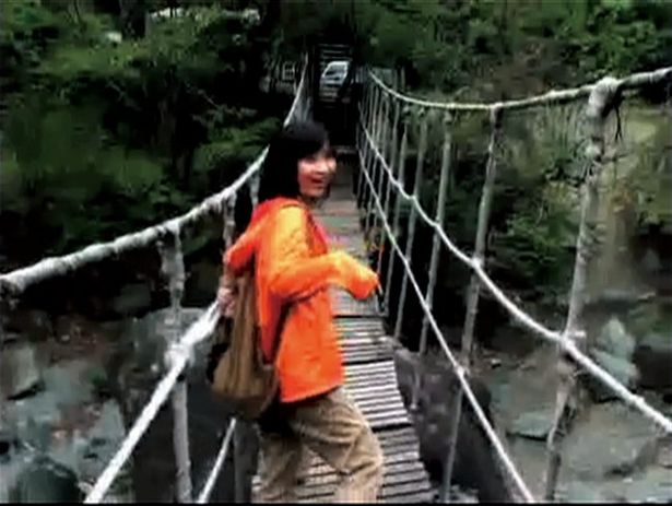 吊り橋を訪れた女性の身に悲劇が起きる「吊り橋」(58巻に収録)