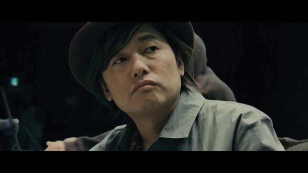 財閥の息子というお坊ちゃん探偵の根木屋を演じる森久保祥太郎