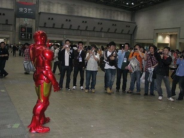 東京ビックサイトで注目を浴びる和製アイアンマン