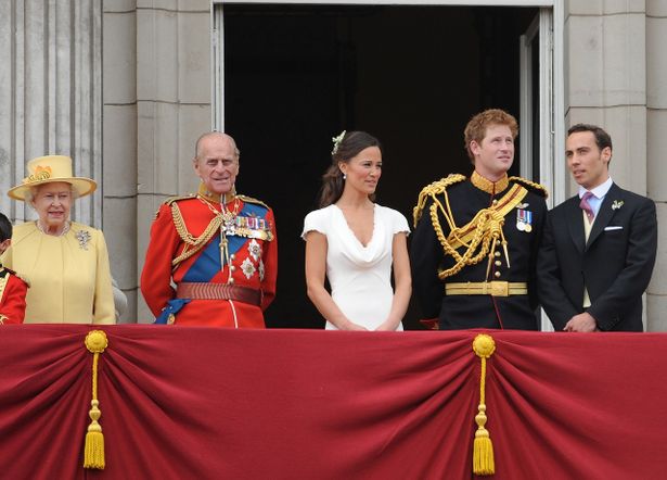 式にはエリザベス女王をはじめ、ピッパ、ヘンリー王子などが参列した