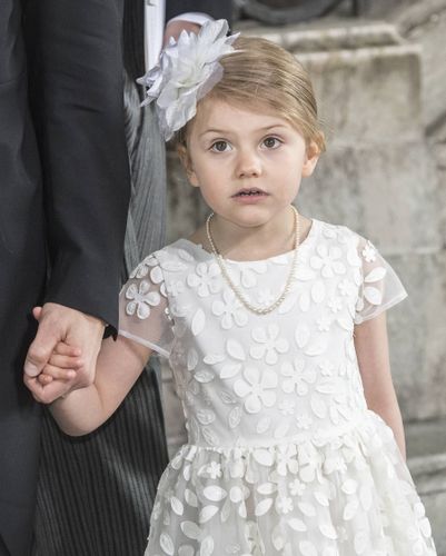 エステル王女、6歳にして手を振る姿さえもロイヤル感が半端ない！