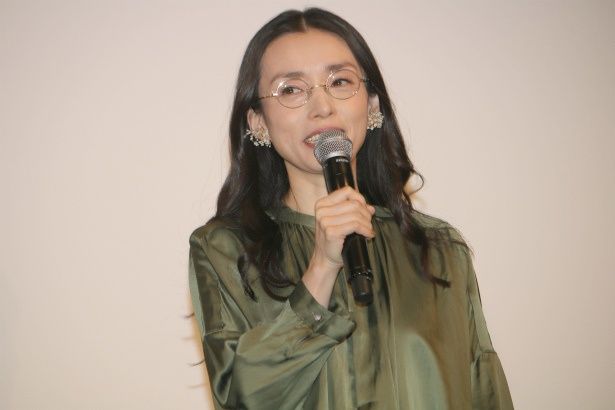 周造の長女・金井成子役の中嶋朋子