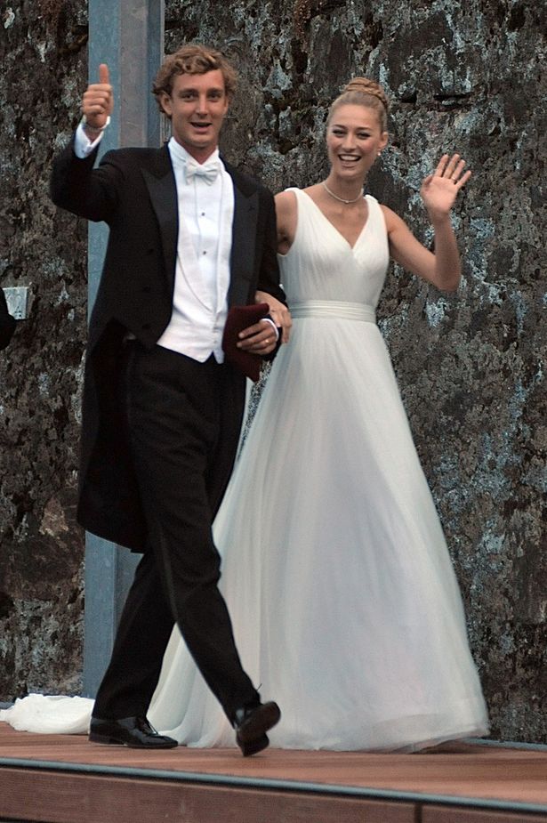 2015年に結婚した2人、美しいウェディングドレス姿でとっても幸せそう