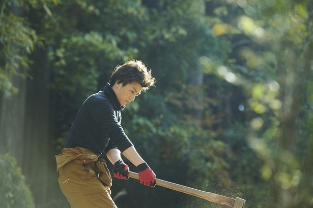 【写真を見る】働く男ってかっこいい！と思わせる美しいショット