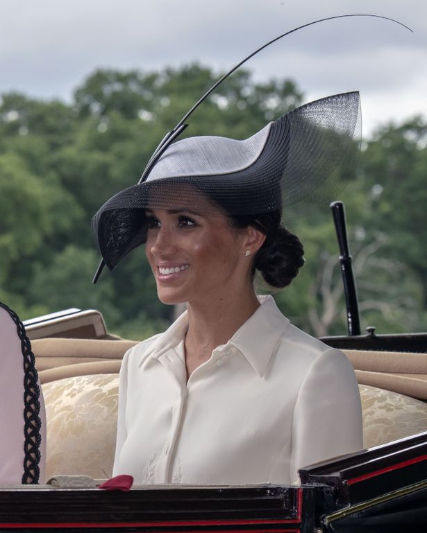 王室御用達のデザイナー、フィリップ・トレーシーの帽子