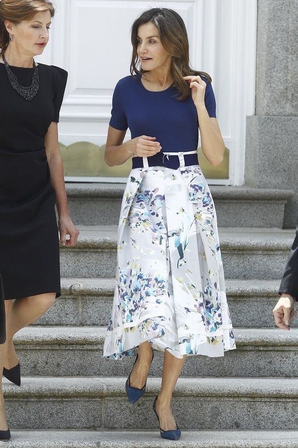 ウクライナ首相夫妻とのランチでも、同じスカートを着用した