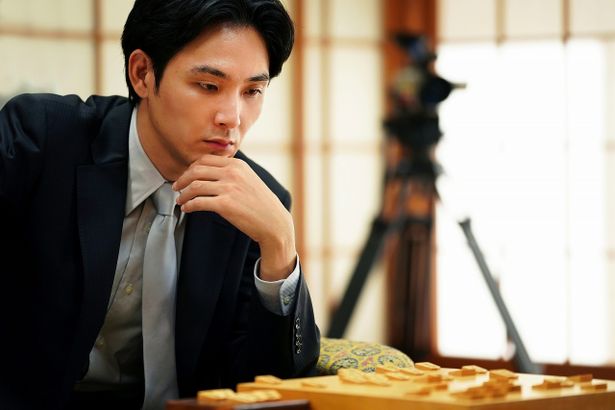 奇跡を起こした異色棋士の実話を松田龍平主演で映画化