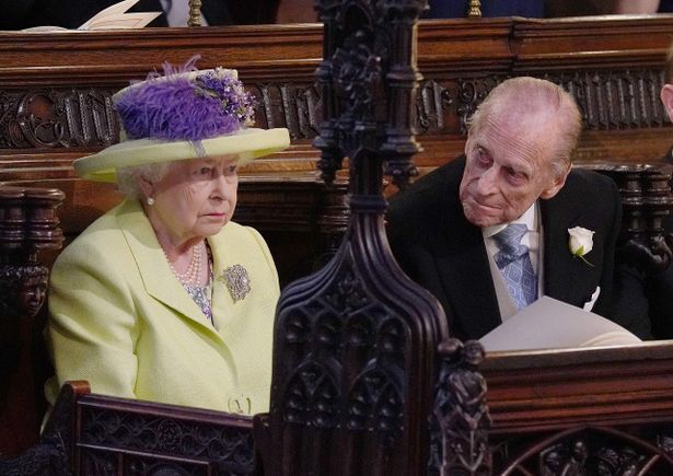 【写真を見る】エリザベス女王とフィリップ王配、ルイ王子洗礼式には参加できず…不安が広まる