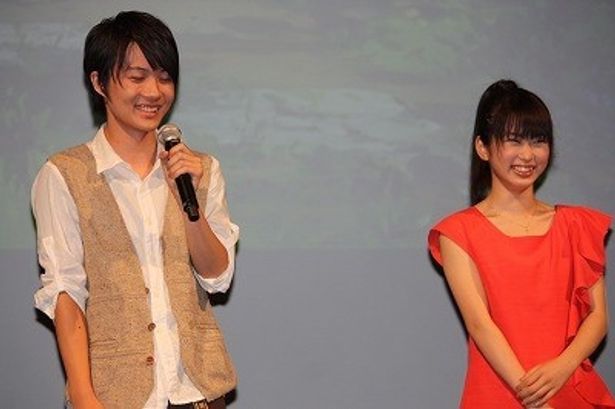 【写真】オレンジ色のワンピースで登壇した志田未来と神木隆之介は、17歳の同い年コンビ