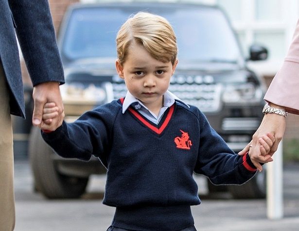 昨年9月、初登校時のジョージ王子